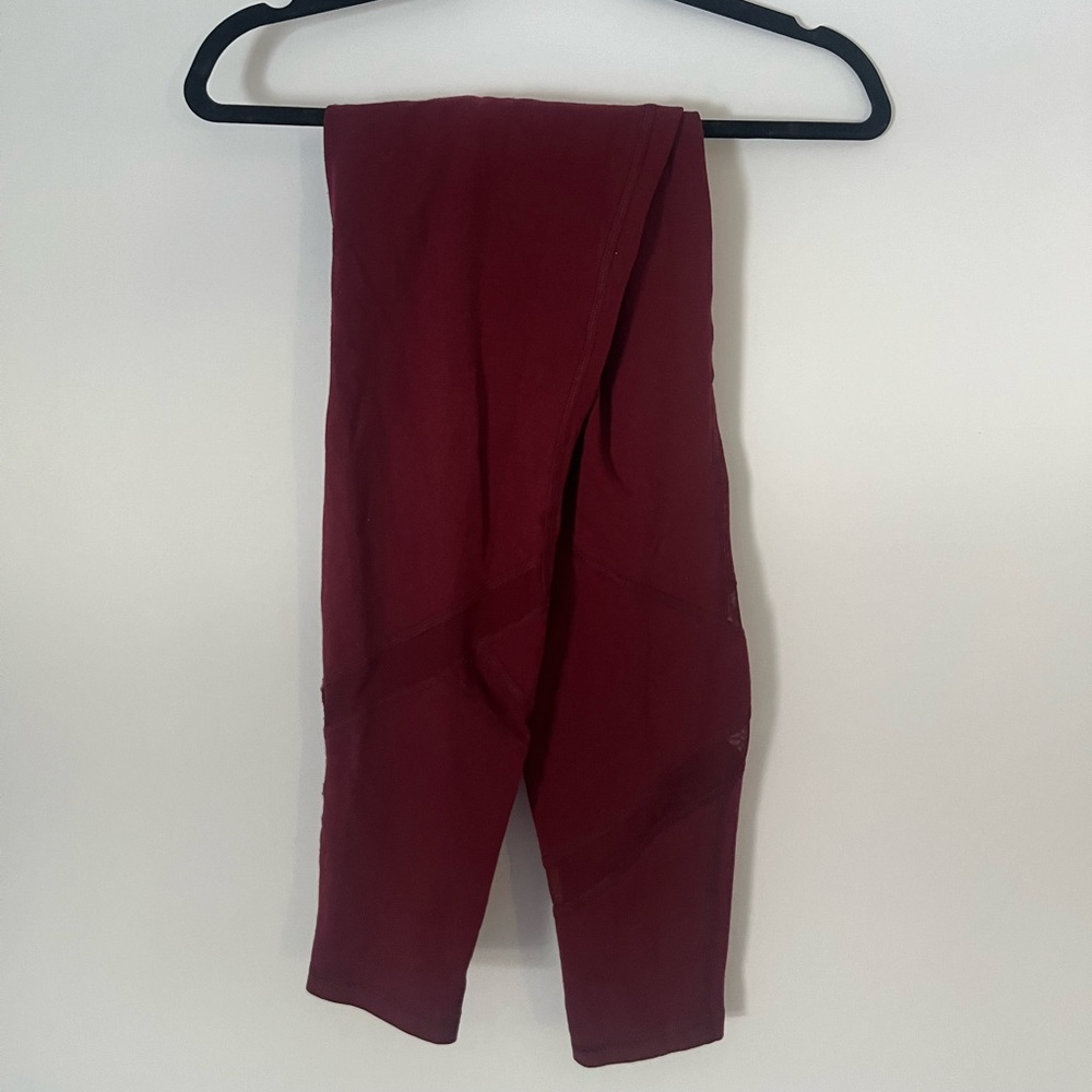 Old Navy Active Balance Leggings Maroon Medium
